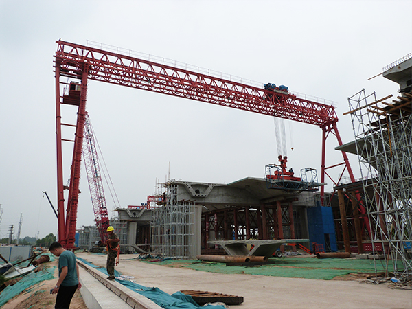 湖北隨州門式起重機出租廠家 強有力的技術(shù)支持